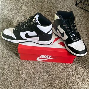 Nike Black and White Sneakers